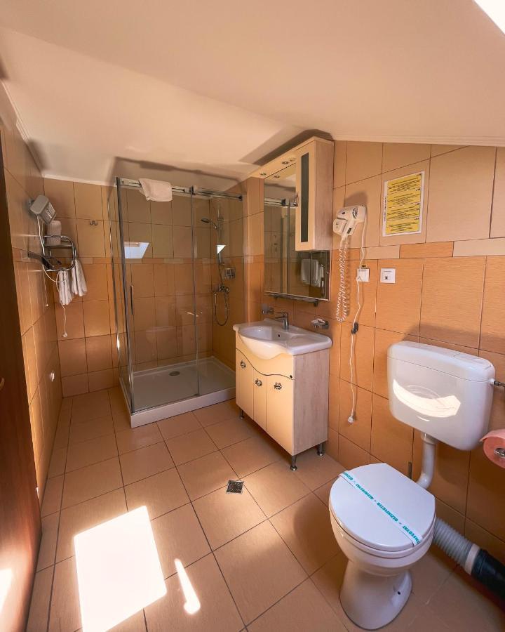 Delta Est Hotel & Restaurant Sulina Ngoại thất bức ảnh